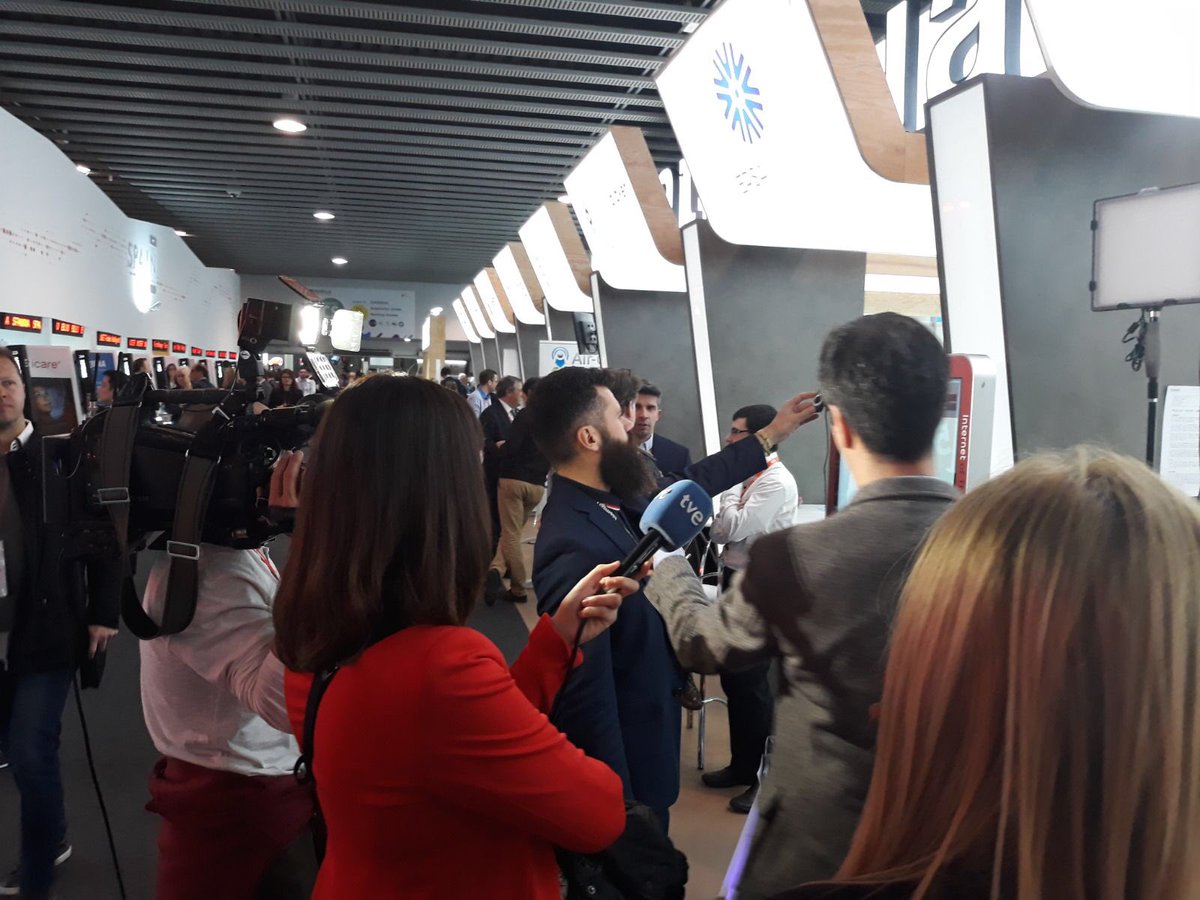 IsernAlbert's tweet photo. WATCH US AT TVE PRIME TIME NEWS! https://t.co/bDhmGCJBHs We are totally excited with the #MWC18 success #BigDataSavesLives #IntelligentVideoWalls #Artificial_Intelligence #MobileWorldCongress2018 @rtve @tve_tve @accio_cat @tic @msPartner @MSAdvAnalytics #streetmarketing https://t.co/fRNIE9jLWB