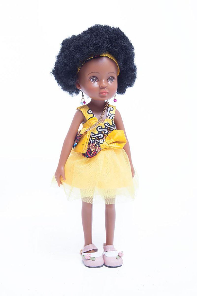 Don't forget to #TakeMahleHome
#TheLandIsOurs
#isidingo
#IsithembisoMzansi
#TheQueenMzansi
Our beautiful doll with only R280 or R300 with extra accessories(doll earrings and bag).