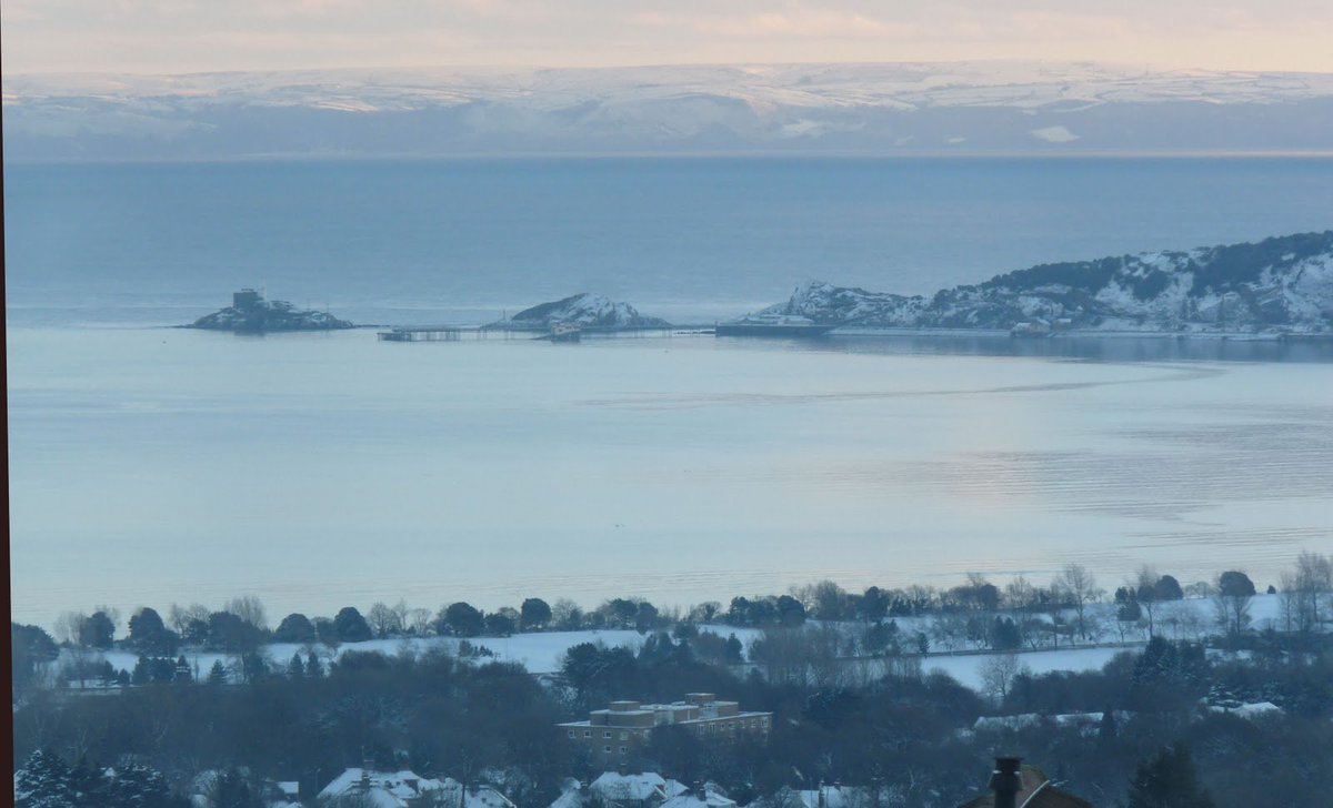 swansea_iistl's tweet photo. Don't you think Swansea looks great in snow? https://t.co/szvD93mU9e