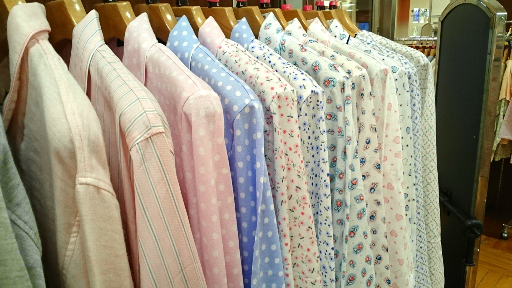 日本橋三越本店 Mitsukoshi パジャマ 春物展開中 春らしい素材のガーゼや 色柄のパジャマ を展開中 人気のブランドパジャマも今なら揃ってます 新生活の準備にもおすすめです 本館５階寝具 日本橋三越 ワコール 荒川