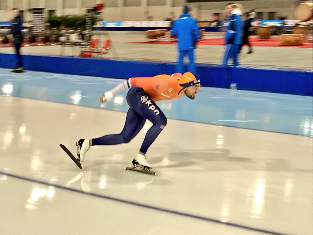 WillemKruithof's tweet photo. Inrijden 1 dag voor #wksprint @KjeldNuis #China @LottoJumbo_ice https://t.co/AtkFT6raYB