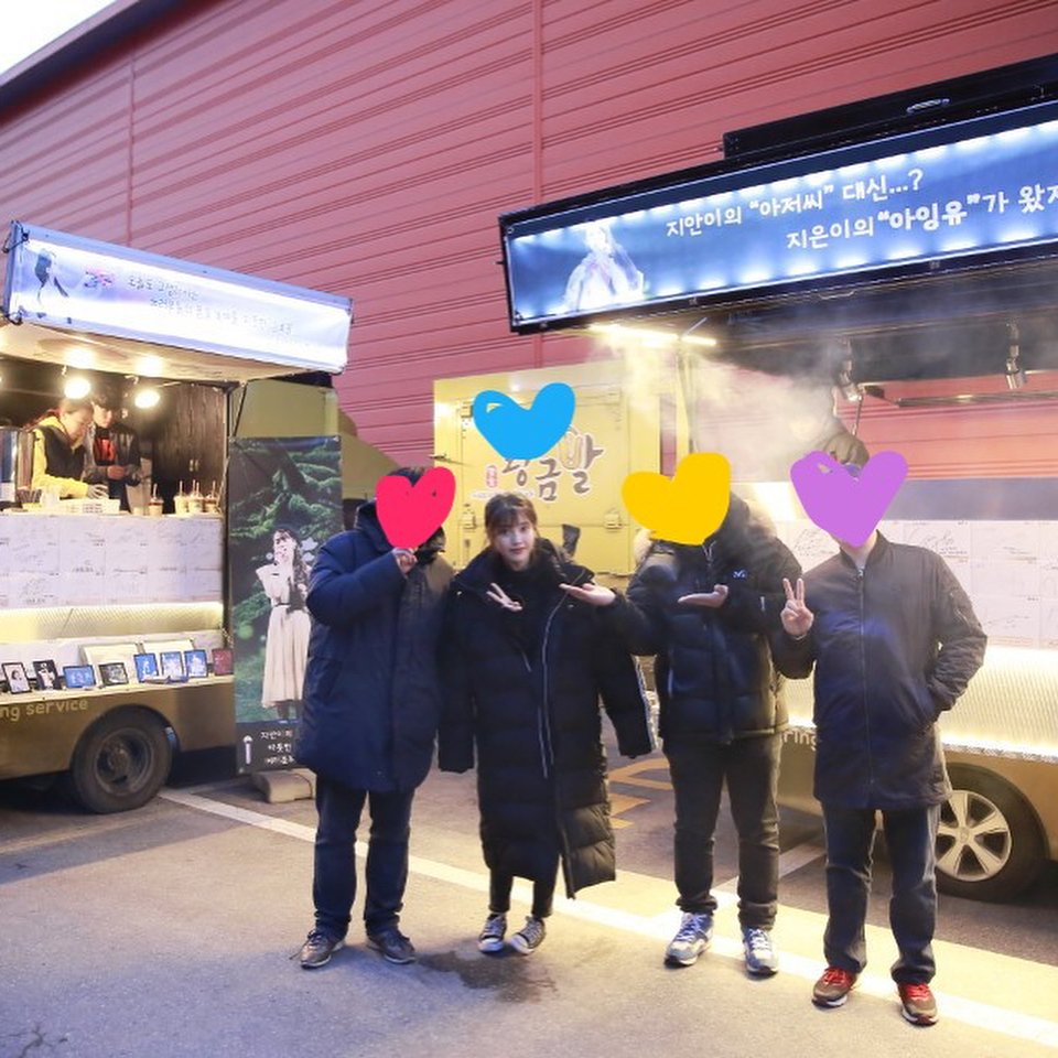 iu_snaps's tweet photo. [IU INSTAGRAM(5P)] dlwlrma: 💜아잉유💜 고맙습니다
잘 마시고 먹었습니다!! #나의아저씨 4/5P https://t.co/LN1xHqta1G #kpopsnaps https://t.co/L91BzTNUPG