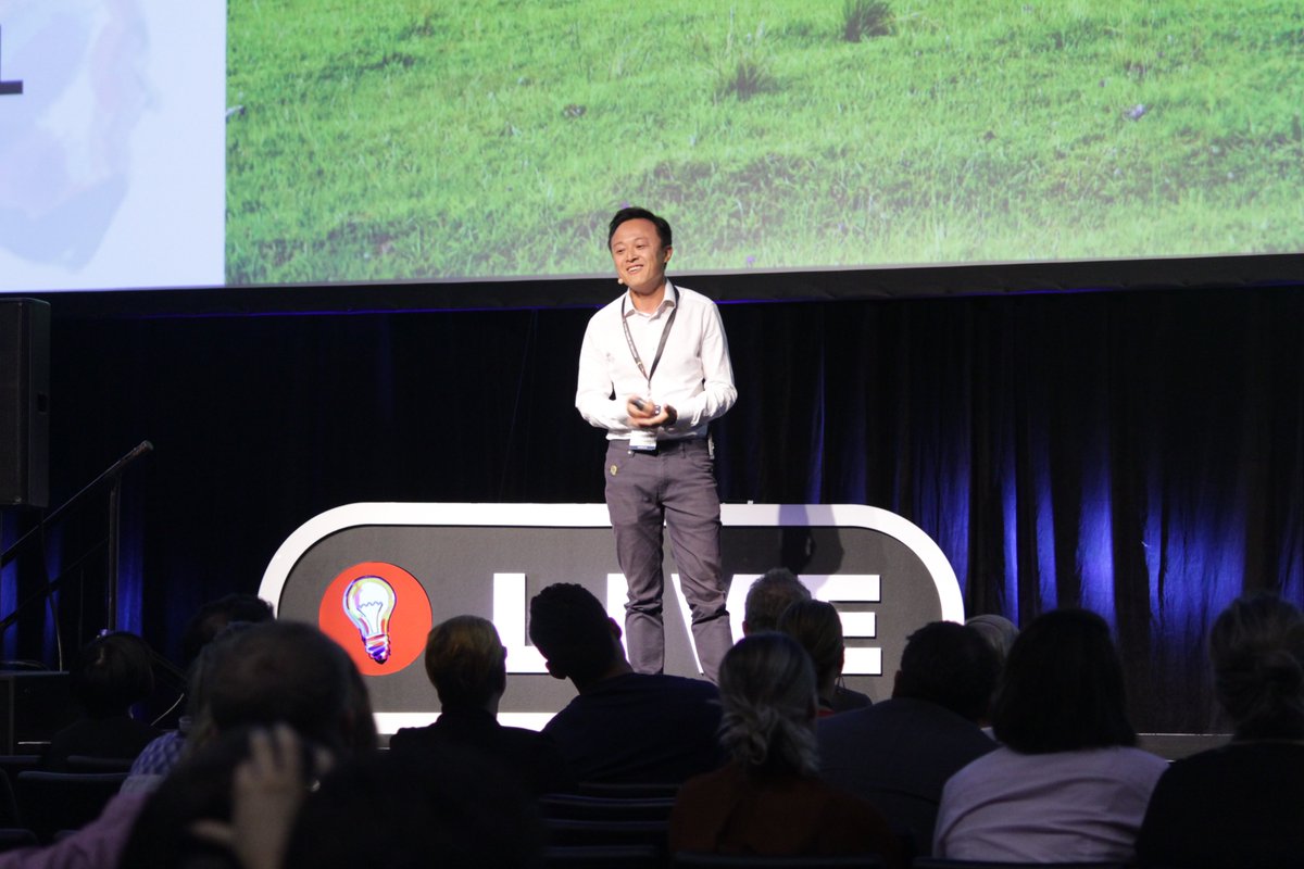 InsideRetaiLive's tweet photo. Different approaches of companies selling through China’s online market with @Bellroy's @RichardBolus, Market Engine's @RoyHui, Australian Trade and Investment Commission's Liu Bing, and Spectrum Brand's Dave Albert #FestivalofRetailIdeas #InsideRetailLive https://t.co/fsvDxrm7Vj