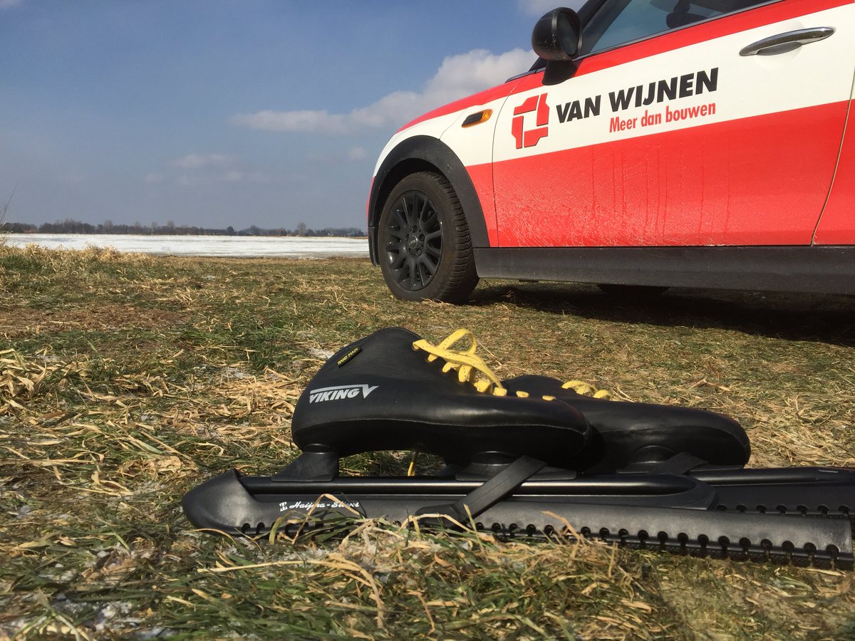 MaaikeRodenhuis's tweet photo. Het is schaatsweer! Woensdag gingen we schaatsen met collega's @vanwijnengroep op natuurijs. Dit viel ook @CobouwNL op (https://t.co/SEhtFlUX1H). Volgende week zijn de internationale toppers te zien op @CBvNL, naast ons project Olympic Hotel #Amsterdam #lekkerinjevel https://t.co/fpV9DSrrrs