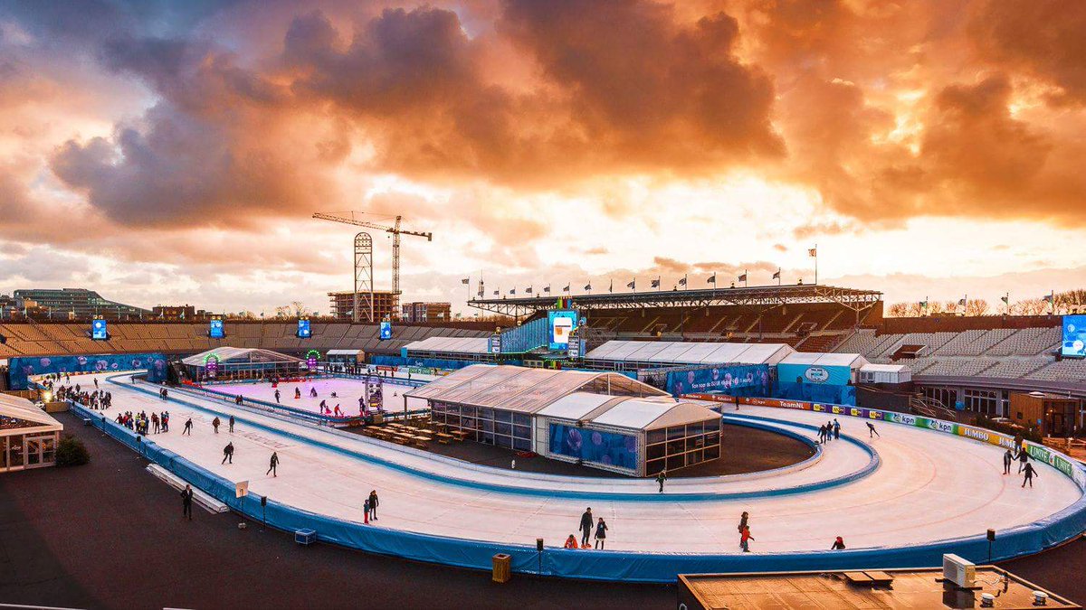 MaaikeRodenhuis's tweet photo. Het is schaatsweer! Woensdag gingen we schaatsen met collega's @vanwijnengroep op natuurijs. Dit viel ook @CobouwNL op (https://t.co/SEhtFlUX1H). Volgende week zijn de internationale toppers te zien op @CBvNL, naast ons project Olympic Hotel #Amsterdam #lekkerinjevel https://t.co/fpV9DSrrrs