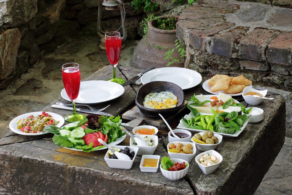 перерыв на обед. At breakfast. Our breakfast. Our breakfast. континентальный завтрак анны удденберг.