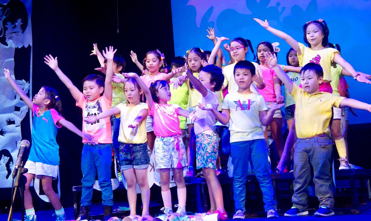 petatheater's tweet photo. Quick peek at last year’s Children’s Theater recital! | At the end of PETA’s #WorkshopExpress classes, participants get the chance to shine on the PETA stage in a showcase that they create w/ our Artist-Teachers. For more info, visit https://t.co/1gIm853uxW #SummerWorkshops #FBF https://t.co/D8xXcgTuiy