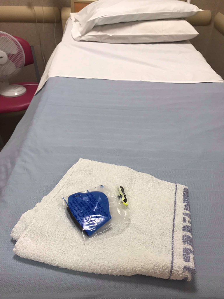 NottmMaternity's tweet photo. No snow day for our midwives Heather &amp; Brit-they went that extra mile and stayed over night at @nottmhospitals to ensure they could make their shift today. The beast from the east won't beat us, here to look after the women of Nottingham 24/7 #NoSnowDay #familyhealthNUH #slumber https://t.co/iGiJcqjY2w