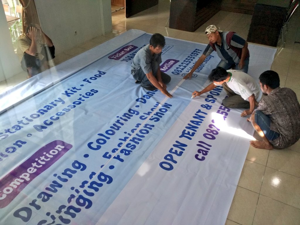 Sedang persiapan untuk billboard apakah ini? Nantikan persembahan kami