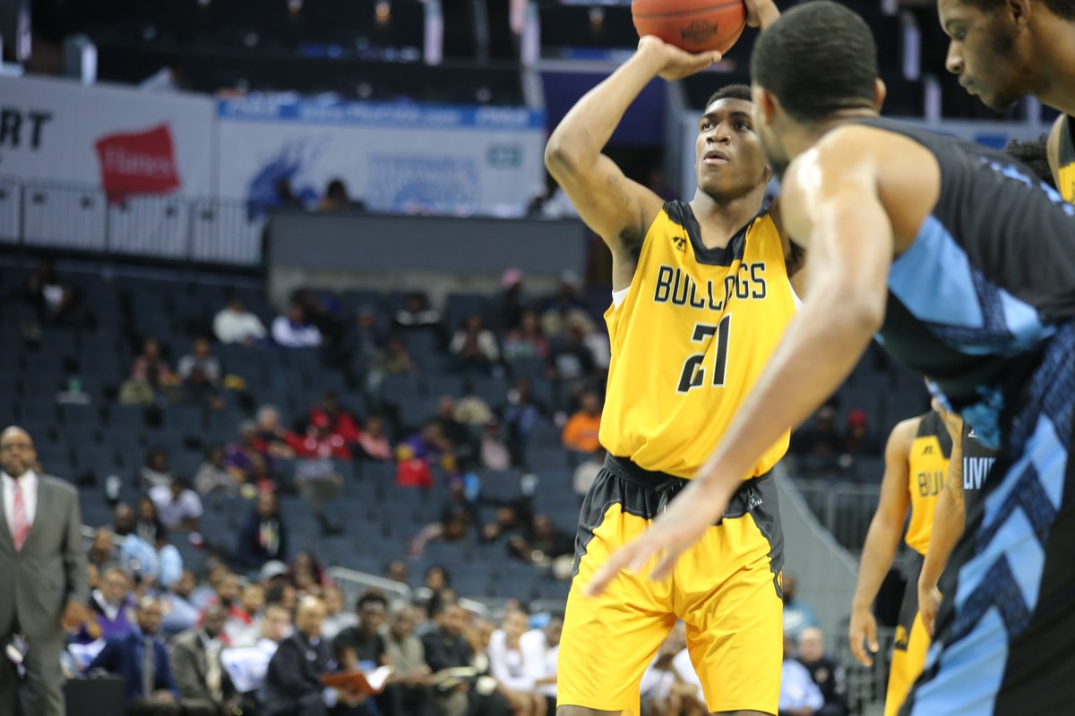 BowieState's tweet photo. ICYMI: Here are scenes from the @BowieStateHoops 80-77 victory over Livingstone in the #CIAATourney18 quarterfinal. https://t.co/Xyn5gmVPp2
