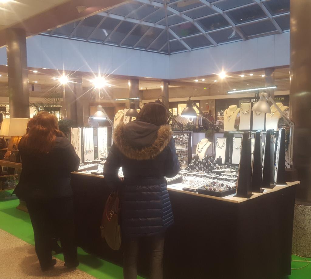 info_comotulo's tweet photo. Os esperamos a tod@s en el #modashopping #serielimitada con #metrodoseventos hasta el domingo #artesania https://t.co/91N5rB7mcq
