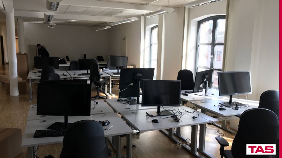 TAS_Muelheim's tweet photo. Die ersten Tests sind erfolgreich, nun wird die Technik am neuen Standort in Wuppertal aufgebaut.

#TAS #Mülheim #Wuppertal #NeuerStandort #läuft https://t.co/aksnCk1NXs