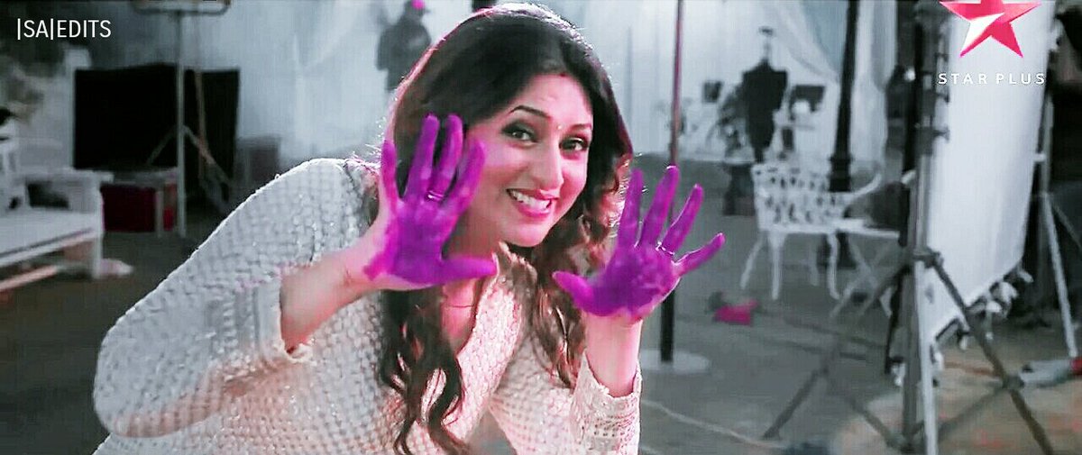 MyqueenDivyanka's tweet photo. Happy Holi Everyone π¨β€β€π #PlaySafe #HaveADryHoli #AndLotsOfFun @Divyanka_T https://t.co/354IhF8Z8C