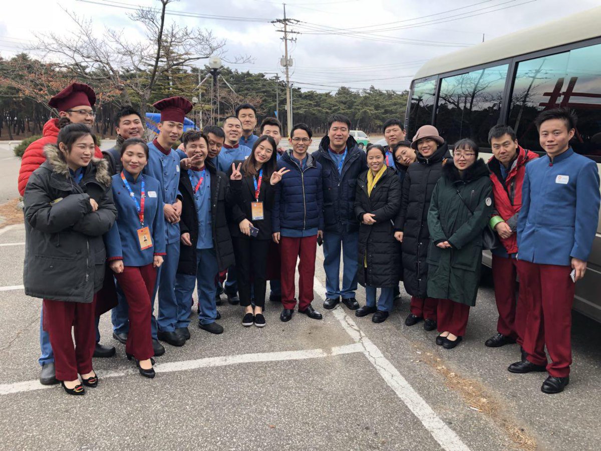 HNTMICE's tweet photo. PyeongChang Winter Olympic 2018 - H&amp;T with China House operation and kitchen team :) Hope we can meet up everyone again in Beijing!! 😊
February 1 - 28, 2018 @Raemian convention, Gangneung, Korea
#MICE #Event #PyeongchangOlympic2018 #Olympic #Nationalhouse #Chinahouse #hntdmc https://t.co/18Av8bZ8EM