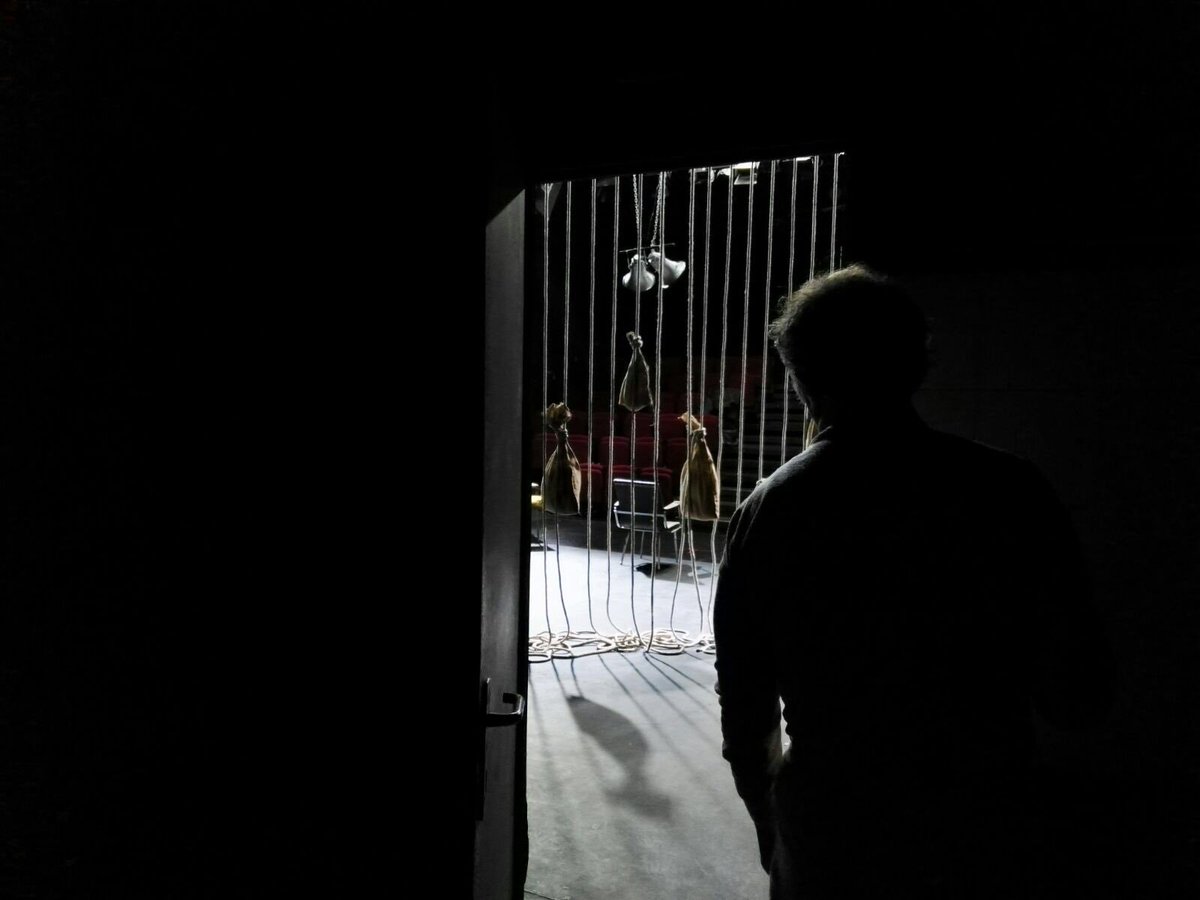 Por ahí me voy muy lejos. Por los valles y los montes de la vida. #ElMinutoDelPayaso. <a href="/teatrobarrio/">Teatro del Barrio</a>