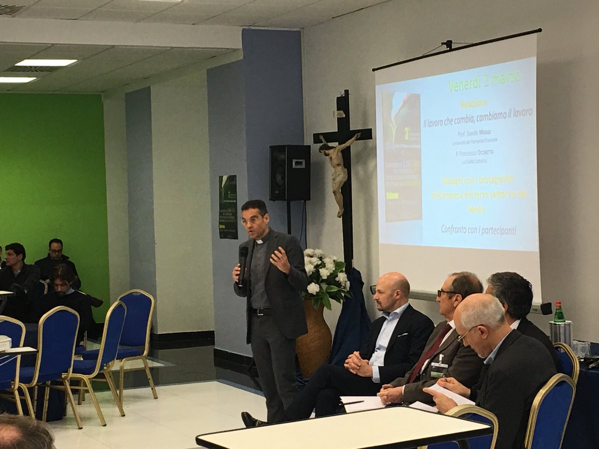 NeXteconomia's tweet photo. Riprendono i lavori al Seminario #PastoraleSocialeedelLavoro sui temi del #lavoro e del rapporto con imprese, terzo settore e media #illavorochevogliamo #cantieridilavoro @settsociali #Maggi @OcchettaF #Magnoni https://t.co/J1ZKOdVFkF