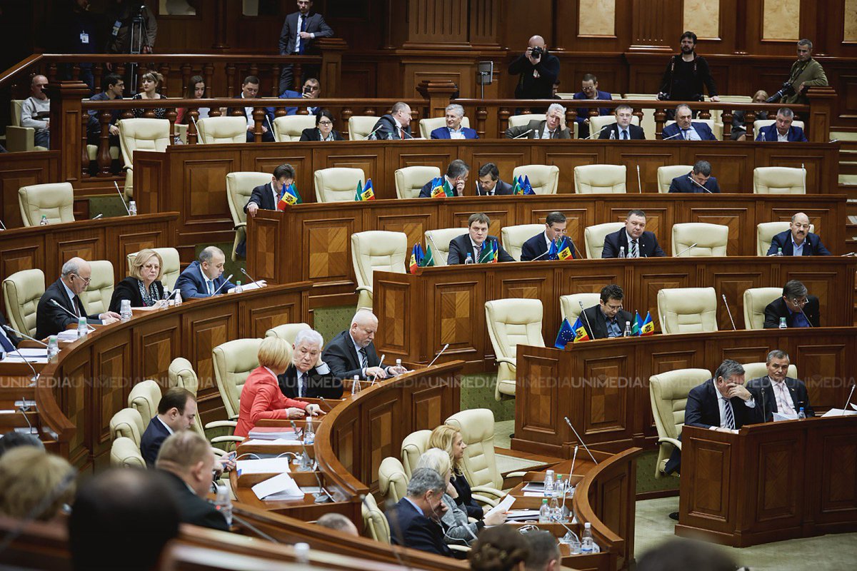 unimediamd's tweet photo. 64 de deputați din Parlamentul Republicii Moldova ar deține cetățenie română. Declarațiile unui deputat de la București https://t.co/Df7rj6Ae8a https://t.co/YvhT292GhP