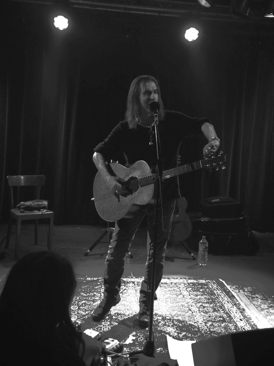 godwinafaith's tweet photo. winter indeed! good to hear his voice again - justin sullivan in leverkusen #akw #opladen #28feb2018
@officialnma https://t.co/i66pDKj1vf
