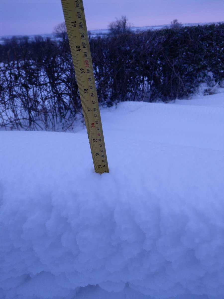 MoiraPresb's tweet photo. Large volume of snow around #Moira this morning, making many country roads impassable. https://t.co/zmEfWoJLVM