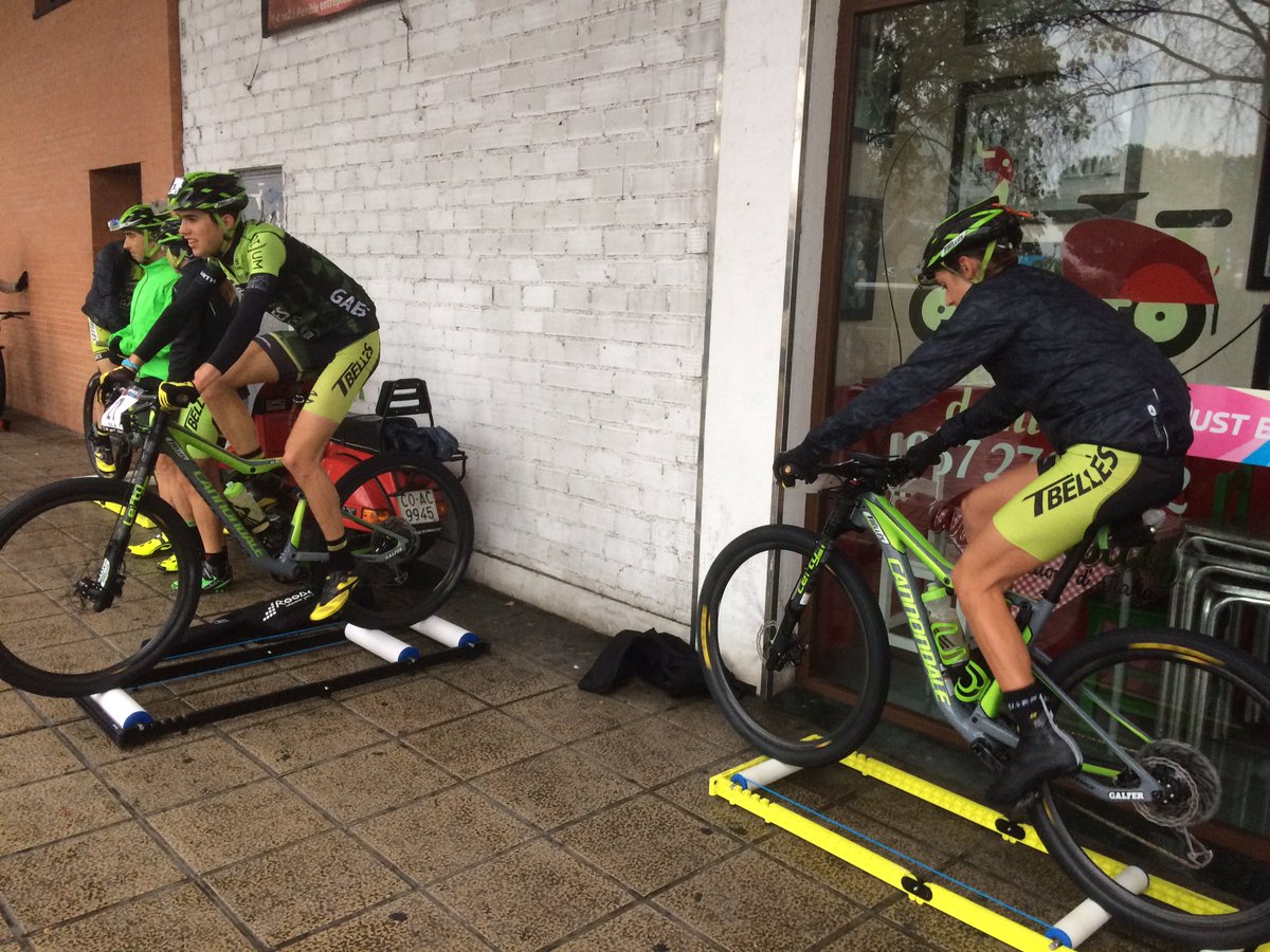 AndBikeRace's tweet photo. Buenos días. Los Mountain Biker ya calientan . En 15 minutos comienza la sexta . Día lluvioso en Córdoba.

Good morning.The Mountain Bikers are warming up. The sixth stage begin in 15 minutes. Rainy day in Córdoba. #ABR2018 https://t.co/ZG4wUa0Eme