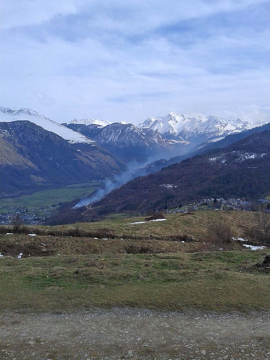 BiarnToustem's tweet photo. VENDREDI 02 MARS 2018
04 MARS 2013 - #OSSAU - #ÉCOBUAGE - #BIELLE - #BILHÈRES - #BENOU - #BÉARN - #PyrénéesAtlantiques
https://t.co/u2AHZdjPi0 https://t.co/7wlojkAXSG