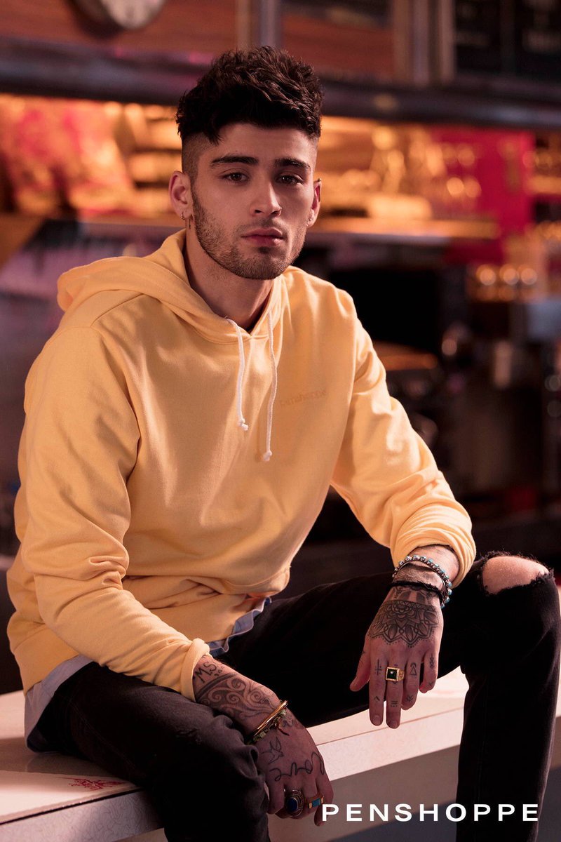 PopCrave's tweet photo. Zayn Malik for Penshoppe.

#PenshoppeSpringSummer2018 #ZaynXPenshoppe https://t.co/iqXWwtmwnv