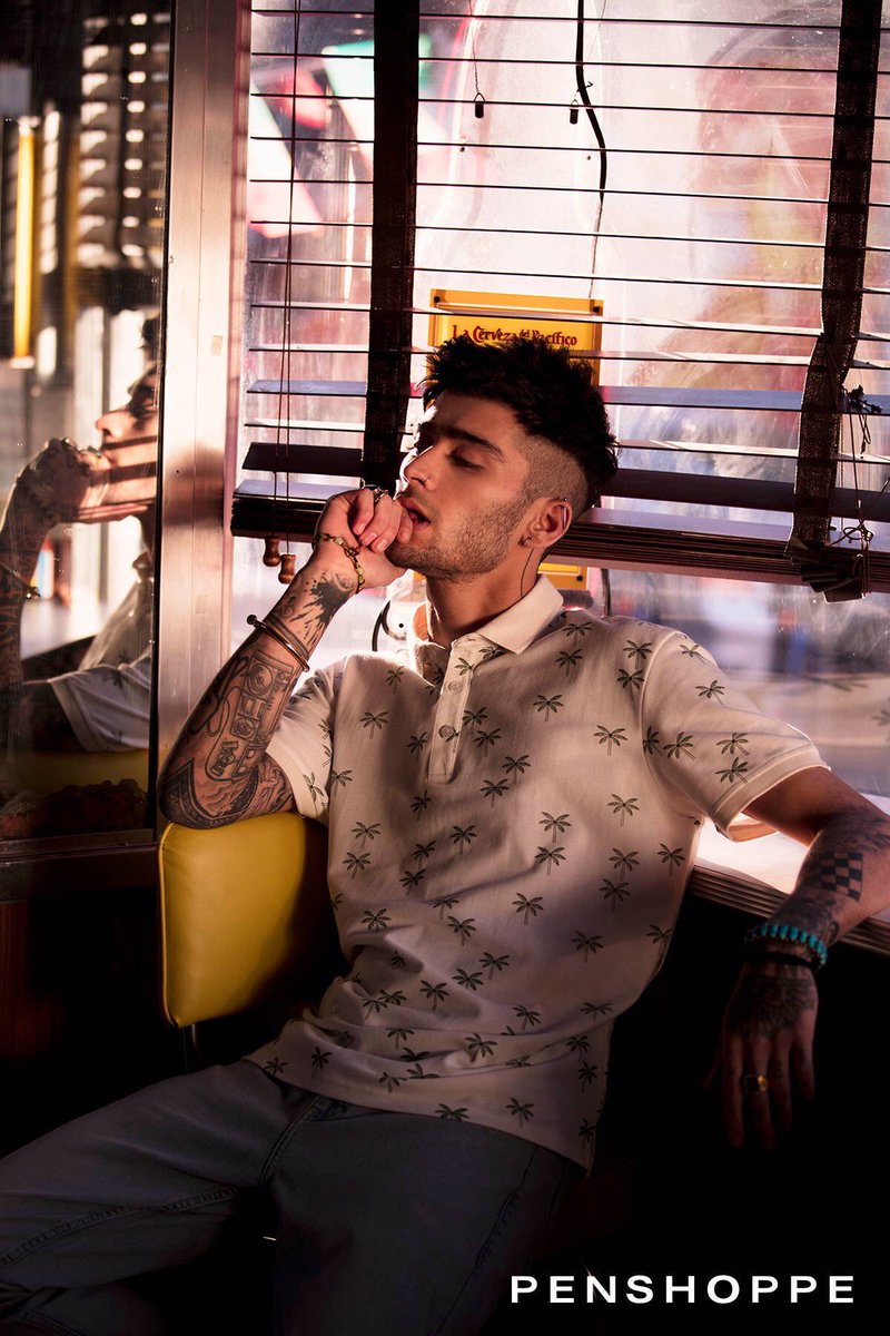 PopCrave's tweet photo. Zayn Malik for Penshoppe.

#PenshoppeSpringSummer2018 #ZaynXPenshoppe https://t.co/iqXWwtmwnv