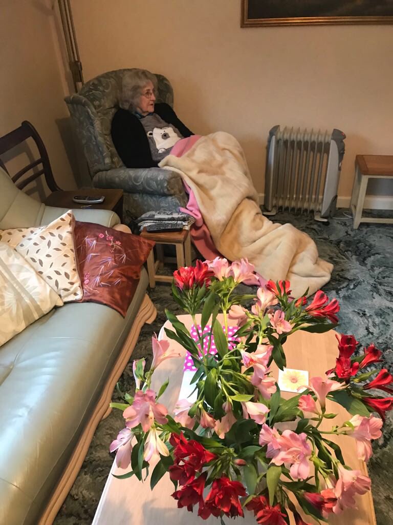 iheatsolutions's tweet photo. We have been inundated with calls and I’m afraid we can’t get to them all, but we did save Helen from the cold here frozen condense stopped the boiler, poor boiling water over the condense and wait 👍 #localhero #thebigfreeze #hampshire #winchester https://t.co/RGHxYJGL4l