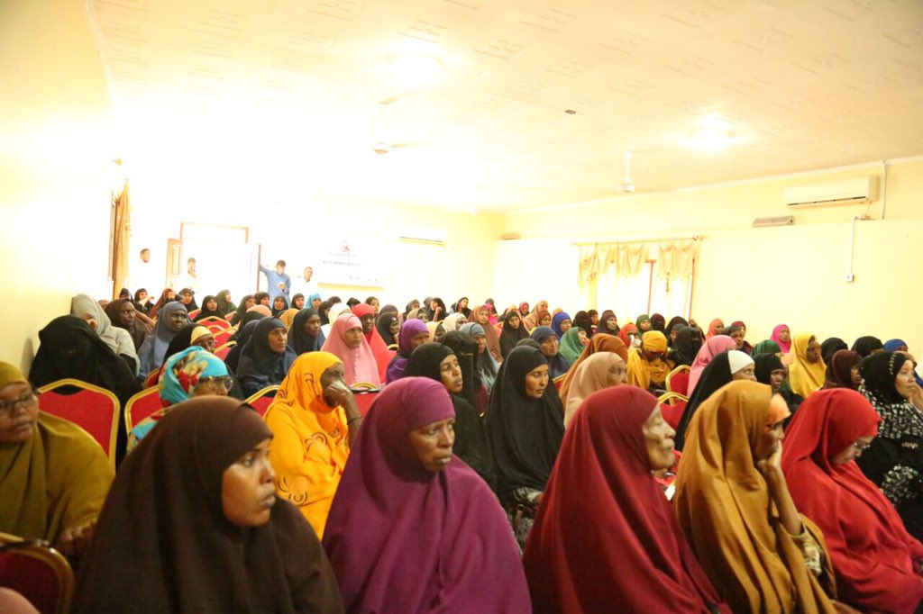 ImitiazHassan's tweet photo. Happening now in Wajir county . @SistersRise conducting a peace forum at Wajir Hilton hotel . @WajirCountyKE @themunaismail . #WajirWomenForPeace #SistersRaiseTogether https://t.co/LNC22P1nx7
