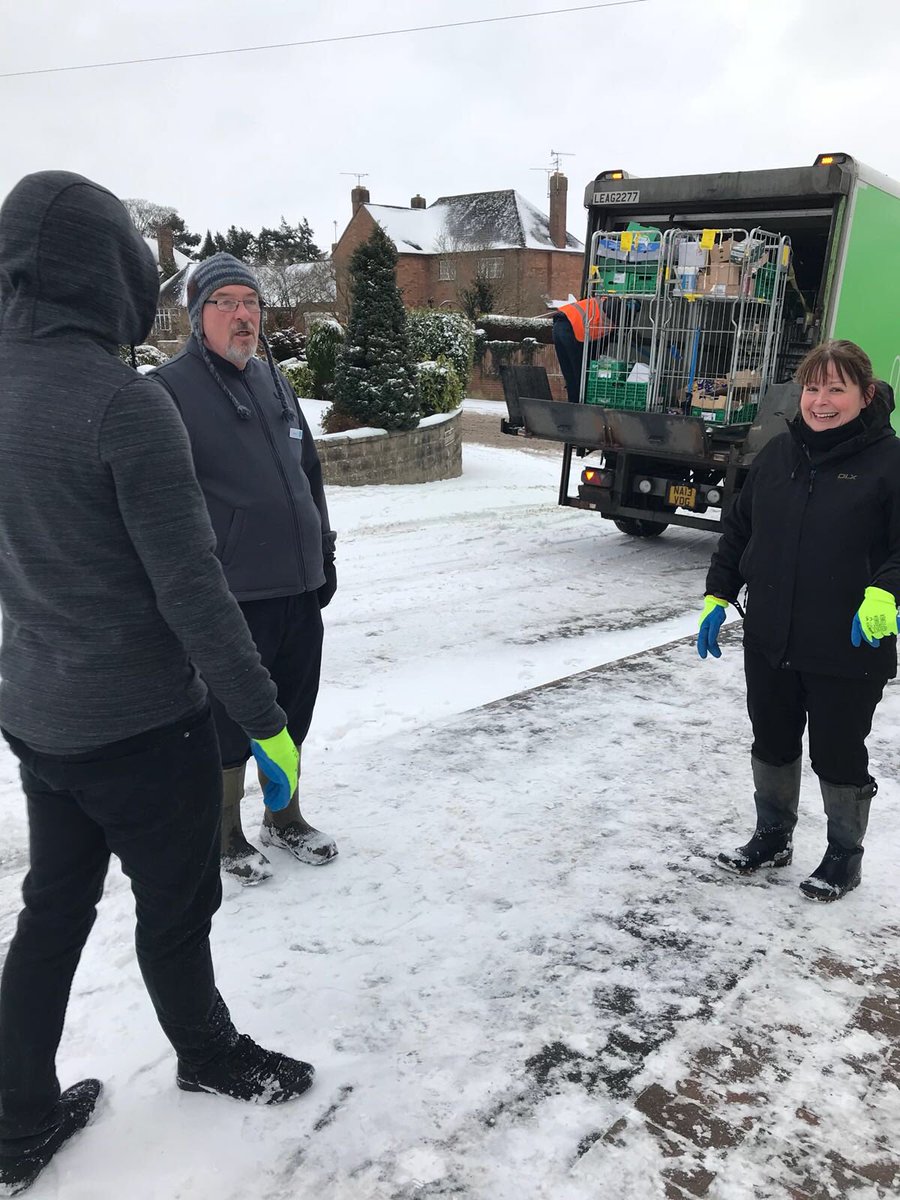 Debcoopmemb's tweet image. Wow #HatsOff #FairPlay @coopukfood colleagues @CabinCoop #Oswestry #CoopDeliveryDrivers making sure @coopuk  takes care of its customers @lucyhilucy @CabinCoop @ @Pengy1927 @tinamitchell123