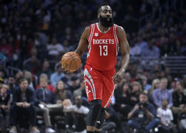 Isaiah Thomas was 'glad' it wasn't him falling, plus reaction from Luke Walton on James Harden crossing up Wesley Johnson.
lakersnation.com/lakers-isaiah-…