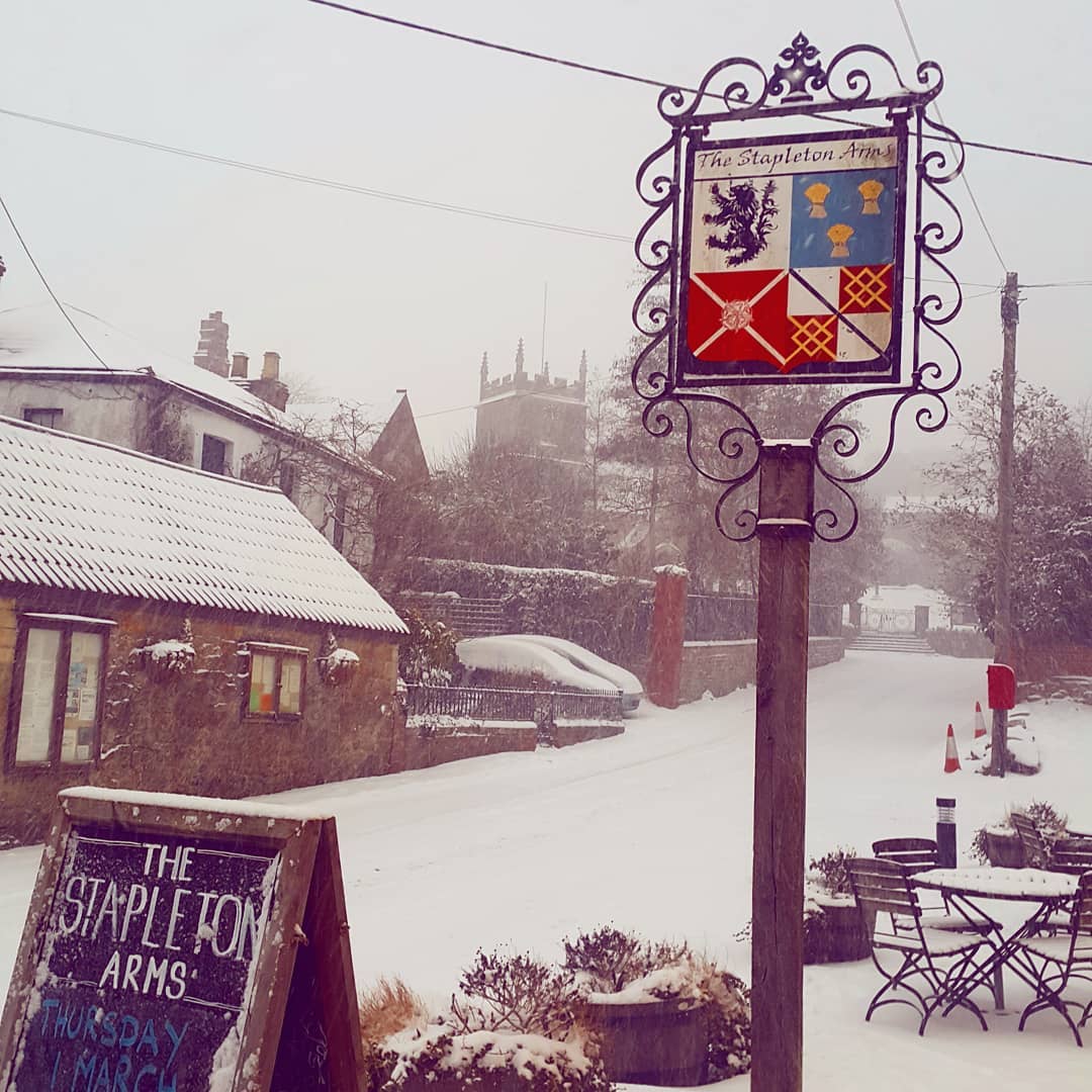 We can't get in or out the village today, cars were parking at the pub down the bottom of the hill because they kept sliding back down haha. We made the most of it by having a walk and enjoying a curry. I'm so glad we finally got some snow <3