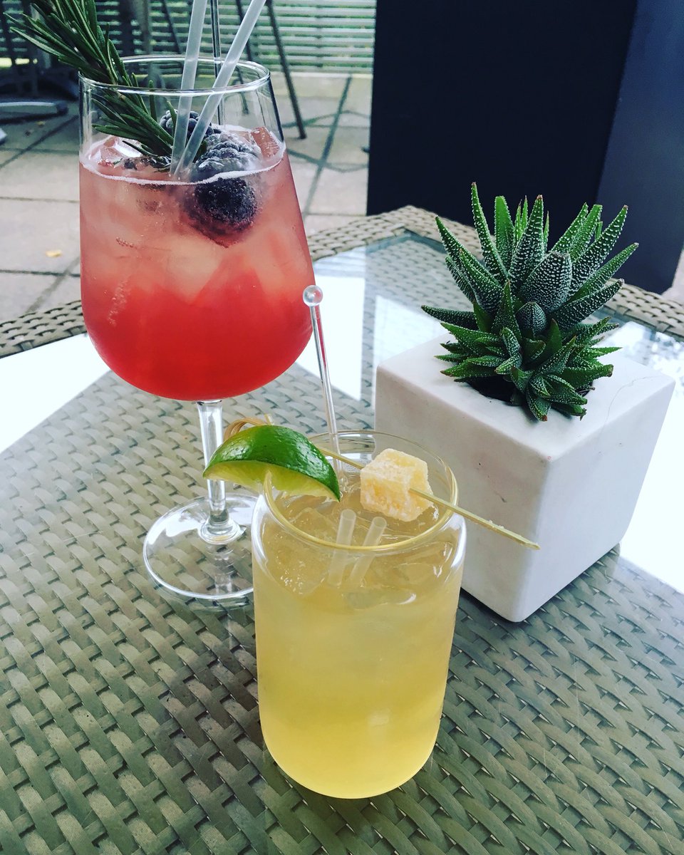 sandershannah93's tweet photo. With the snow around, I’m dreaming of cocktails in the sun ☀️ #bringmesun #cocktails #sheffieldissuper https://t.co/niQdFXwKQZ