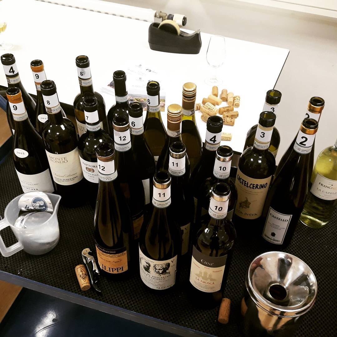 filippisoave's tweet photo. Ieri il #castelcerino 56 mesi #suilieviti al @WSETschool @SoaveWine #filippi (foto di @chiaramariam) https://t.co/HSmu1TZyU8