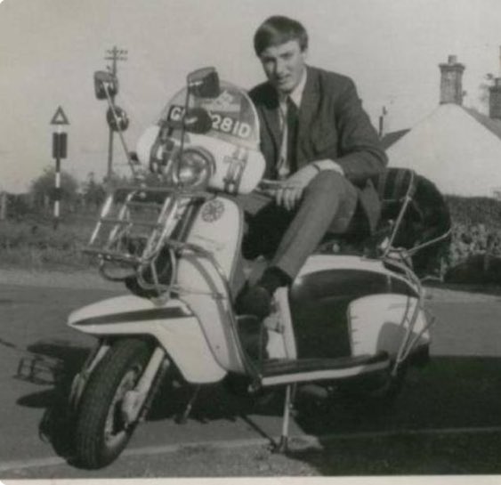 techneonoir's tweet photo. #mods #1960s #lambretta #vespa #history #fashion #retro #kinks #art #smallfaces #moddette #style #scooter #uk https://t.co/Q5AAcKhwvl