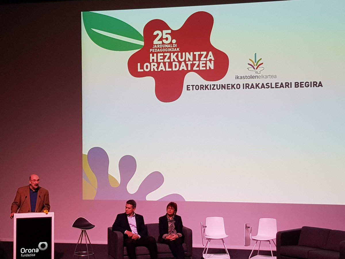 txurtu's tweet photo. Hezkuntza loraldatzen. Ikastera,partekatzera, eztabaidatzera ta...ikastola hobetzera etorri gara #25JP https://t.co/D0bXnFmpsH