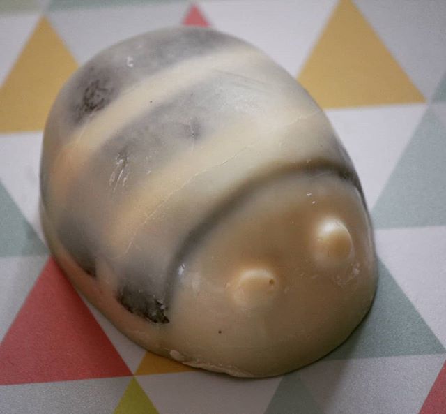 bienestabien's tweet photo. #SCRUBEE de @lushspain es protagonista en el blog esta semana. Miel y coco suavizan y esfolian tu piel. Tienes el link para ver mรกs detalles en la bio #review #lush #crueltyfree https://t.co/nnc2mxxhFt https://t.co/vUfAHNojet