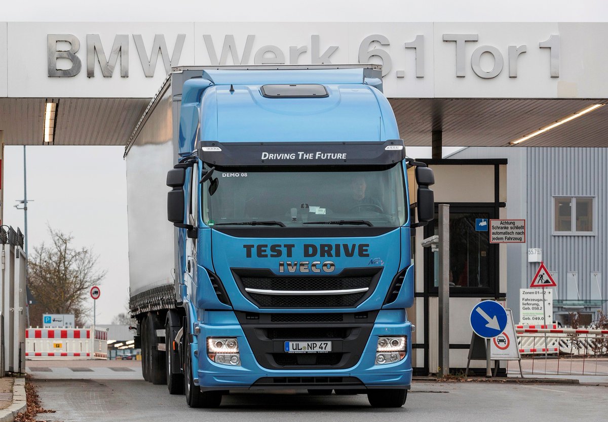 IVECOZA's tweet photo. IVECO has run a pilot project in collaboration with BMW Group to test an LNG-powered truck for the German car manufacturer’s logistics operations using an IVECO Stralis NP

The test revealed that the IVECO Stralis NP was able to compete with ease the 530 km round trip
#IvecoSA https://t.co/Xutgu9b89w