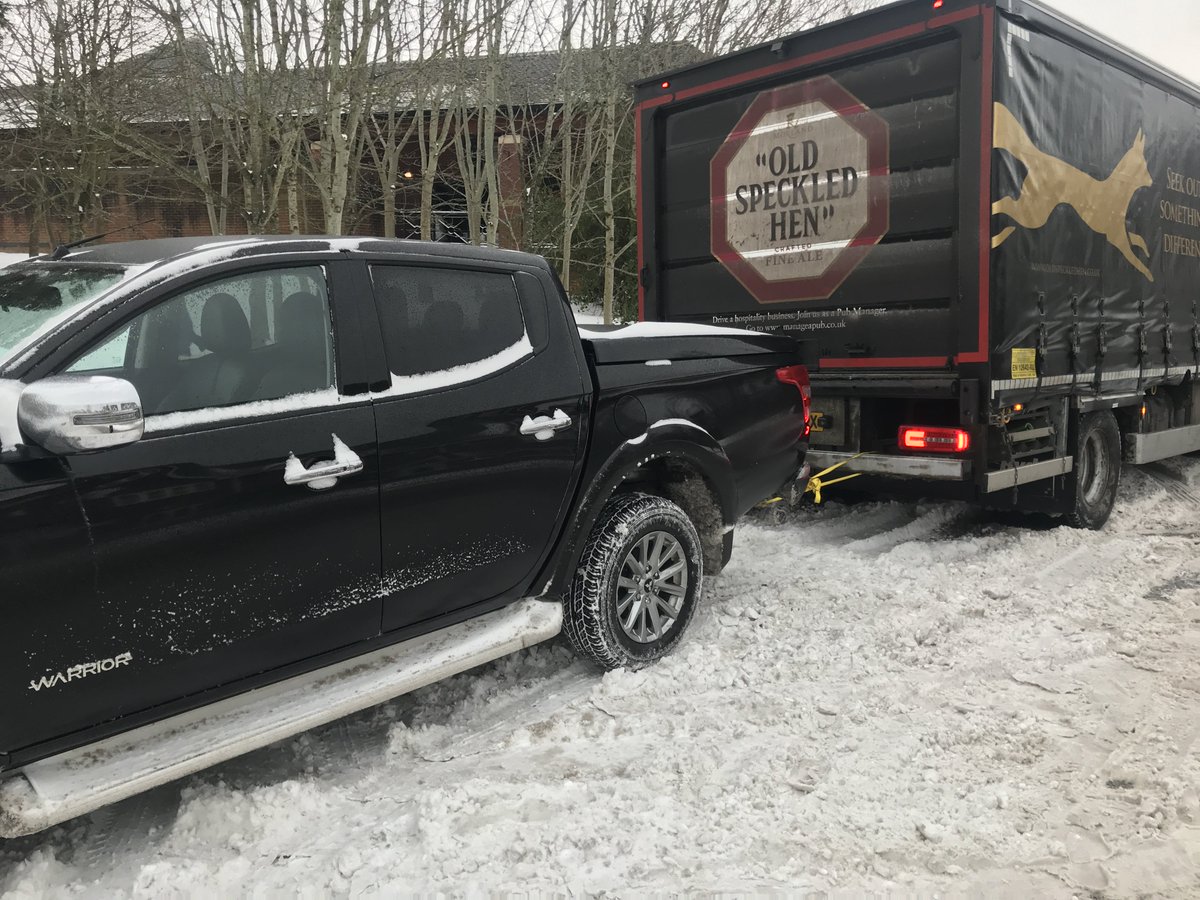 Red_Pennycook's tweet image. Pop out to get some bread and milk. End up towing a @greeneking wagon out. #snowproblem