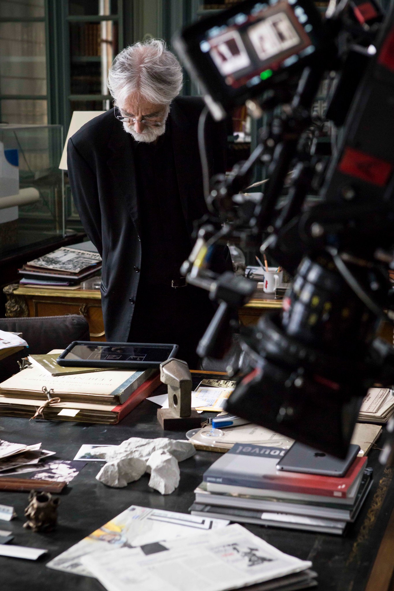 ロングライド 映画配給 隠された記憶 ファニーゲーム ベニーズ ビデオ など ハネケ 監督は映画の中で 映像 を使用する演出が特徴的 ただ観るだけではなく 目の前の出来事を鑑賞者に考え