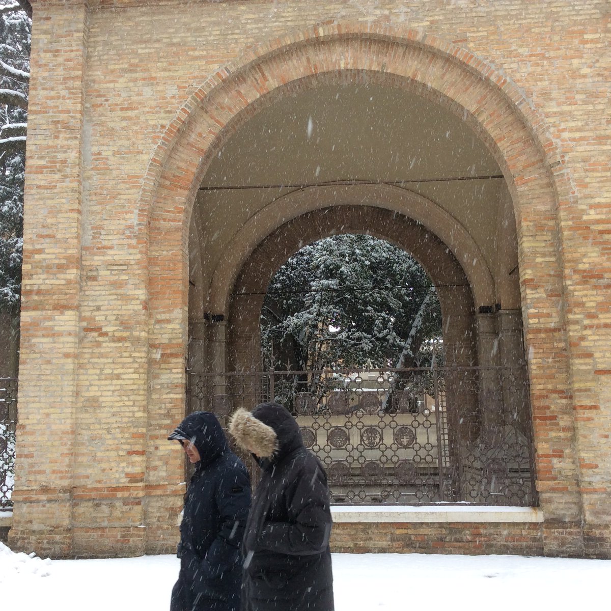 RABarozzi's tweet photo. Vivere a #Ravenna significa assaporare le atmosfere del passato: in zona dantesca tra neve e suggestioni letterarie #dafareinRomagna @RavennaTourism @turismoER @danteravenna @la_dante @DanteSommoPoeta @ravennafestival @Mibact_ER @visiteurope https://t.co/zun4IMRAvm