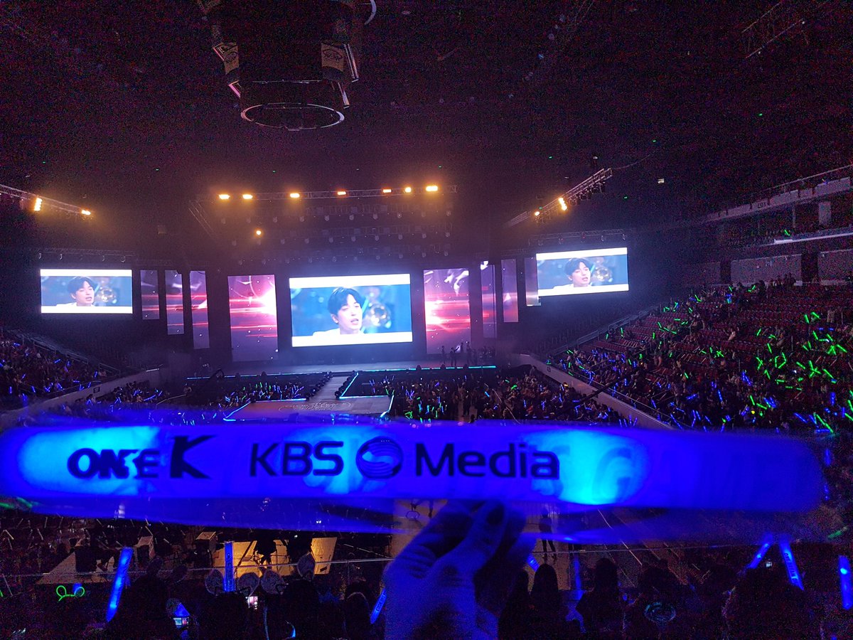 seomyeveryshing's tweet photo. #OneKConcertinManila 1 year ago. 😊 https://t.co/jxJqcZrTip