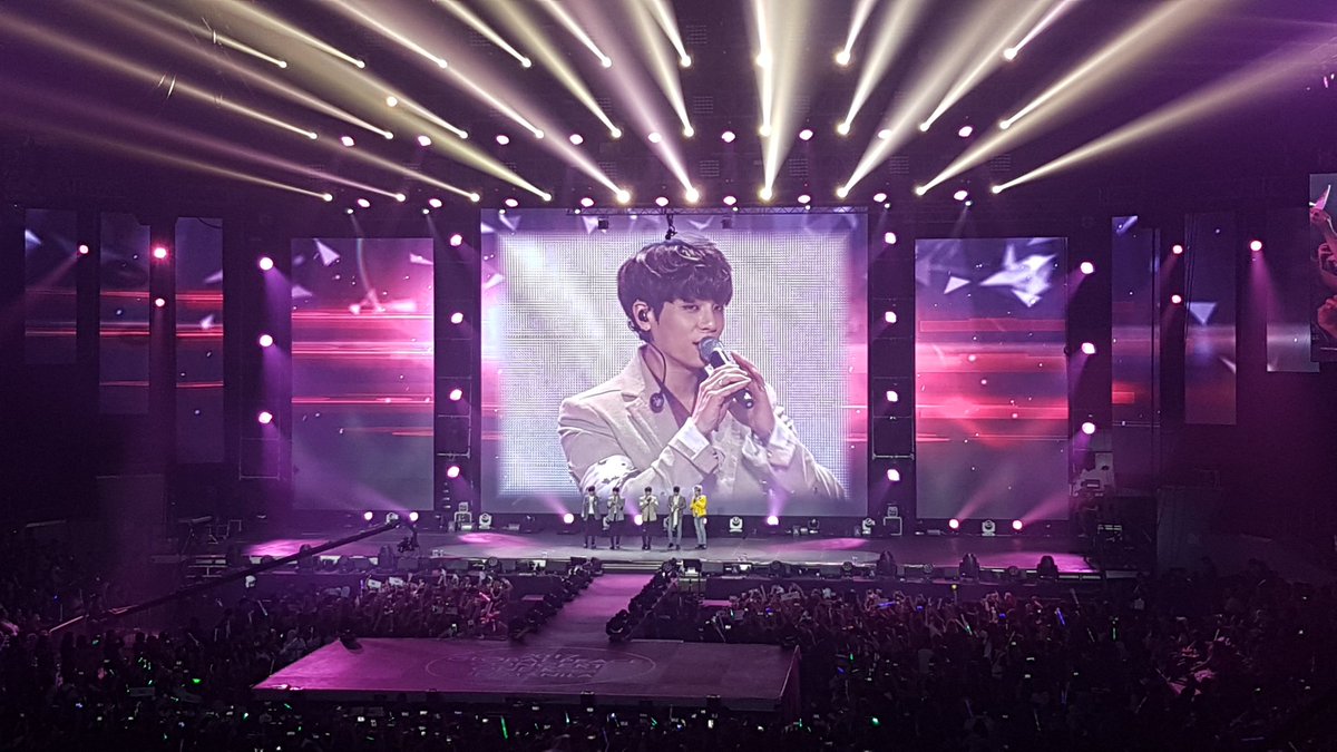 seomyeveryshing's tweet photo. #OneKConcertinManila 1 year ago. 😊 https://t.co/jxJqcZrTip