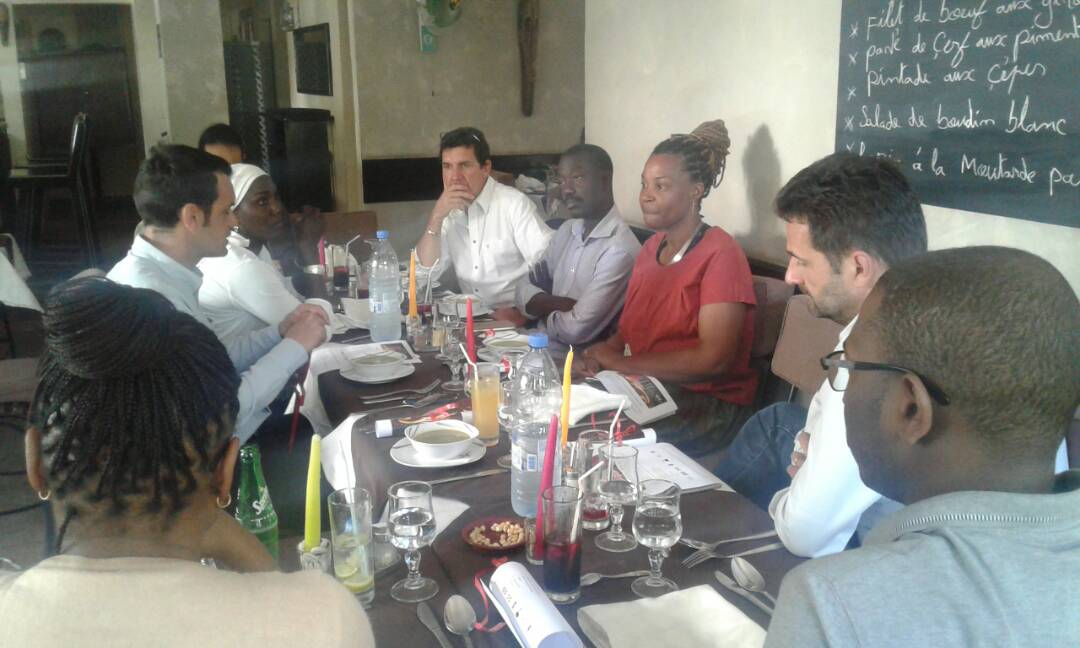 RDEDakar's tweet photo. Mercredi 28 fevrier le traditionnel déjeuner mensuel de @RDEDakar a réuni des #entrepreneurs autour du fondateur de l'agence web #AKProject créé à #Dakar il y a + de 10 ans et depuis quelques années aussi présente en France. Merci à tous pour les échanges riches #kebetu https://t.co/zMzQvkxk8W