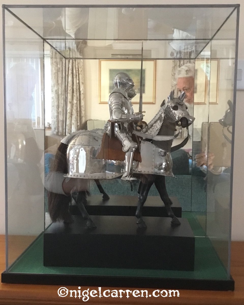 nigelcarren's tweet photo. London client just received his purpose-made glass case (case by AirFramed). To keep the the grandkids off another fully articulated mounted knight. This piece was tough to make but even harder to part with. Nigel Carren  #stopmotion #medieval #armour #museum #miniature #knights https://t.co/nhs48GT19g