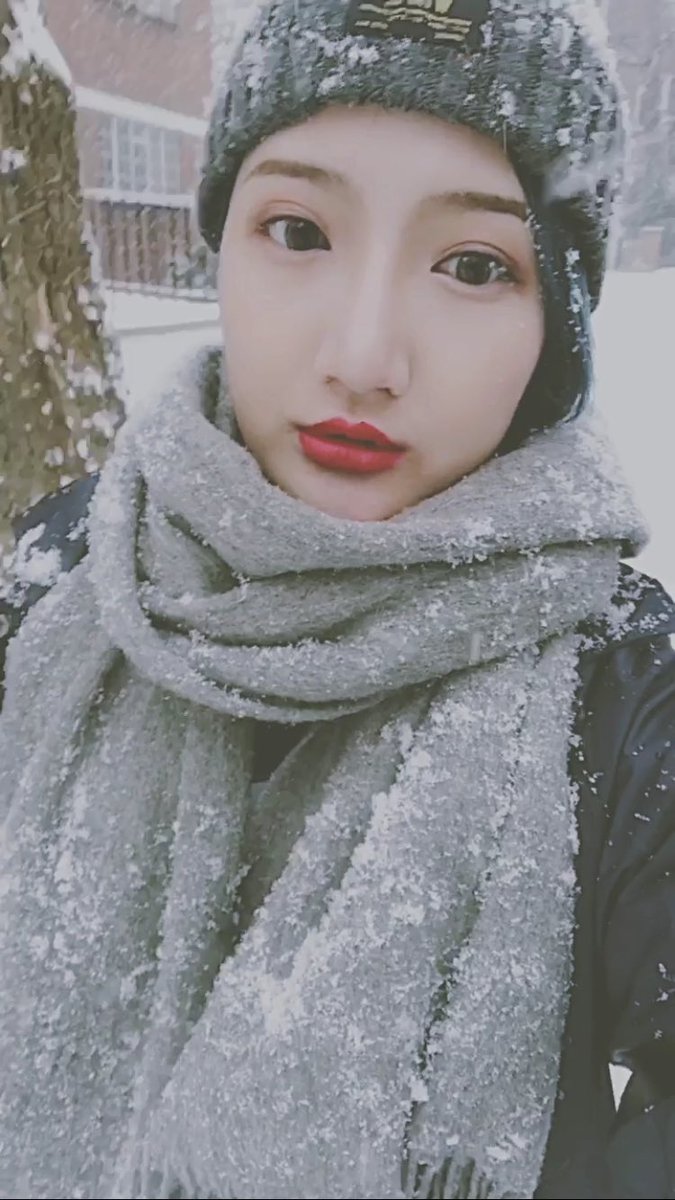 namidakoo's tweet photo. Maybe the first snow shower I seen in LDN
也是我第一次發現自己真的有點點像周迅😅 https://t.co/SSx3Syn6Iv