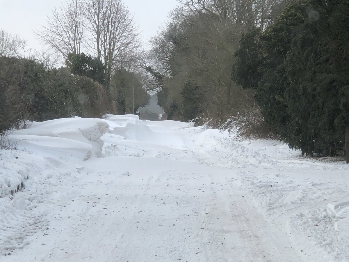 JamesR2509's tweet photo. Not going anywhere today #norwich #snowdrift https://t.co/pBkx0Q252m