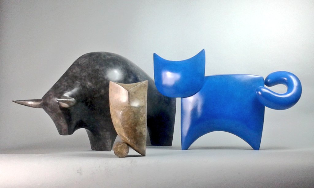 sculpture_page's tweet photo. This trio are currently somewhere in the Atlantic at the moment on their way to an art fair in New York. 
#NYC https://t.co/QmR7jOk3P2