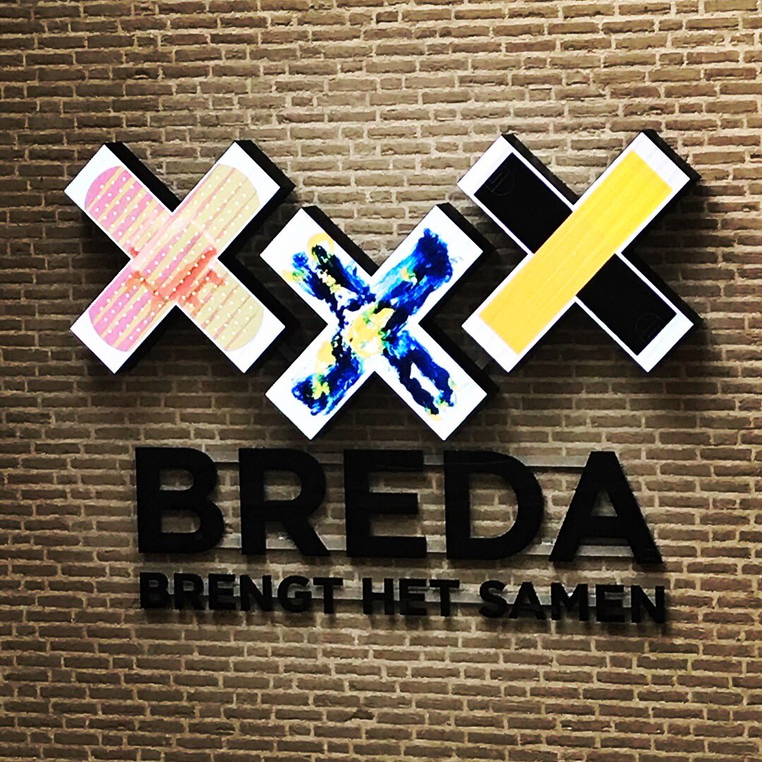 J_Eikelenboom's tweet photo. Telkens anders, maar altijd @breda. Dynamisch logo #bredabrengthetsamen in Stadskantoor. https://t.co/mUMM1JdD31