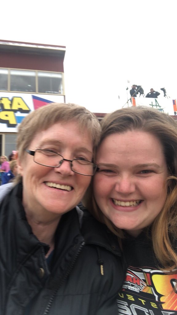 Leah Pollard's Instagram, Twitter & Facebook on IDCrawl